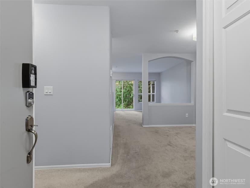 Property photo for 18501 SE Newport Way #H136, Issaquah photo 3