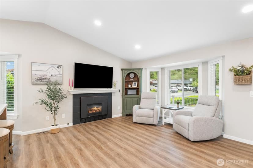 Property photo for 21910 SE 239th Street, Maple Valley photo 4