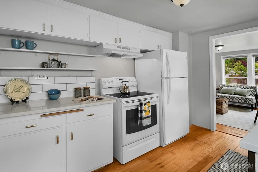 Property photo for 14339 Ashworth Avenue N, Seattle photo 6