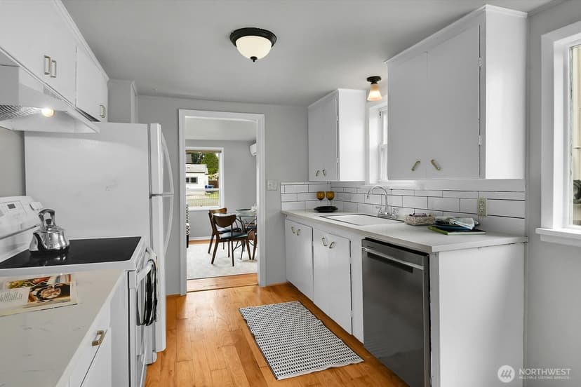 Property photo for 14339 Ashworth Avenue N, Seattle photo 8