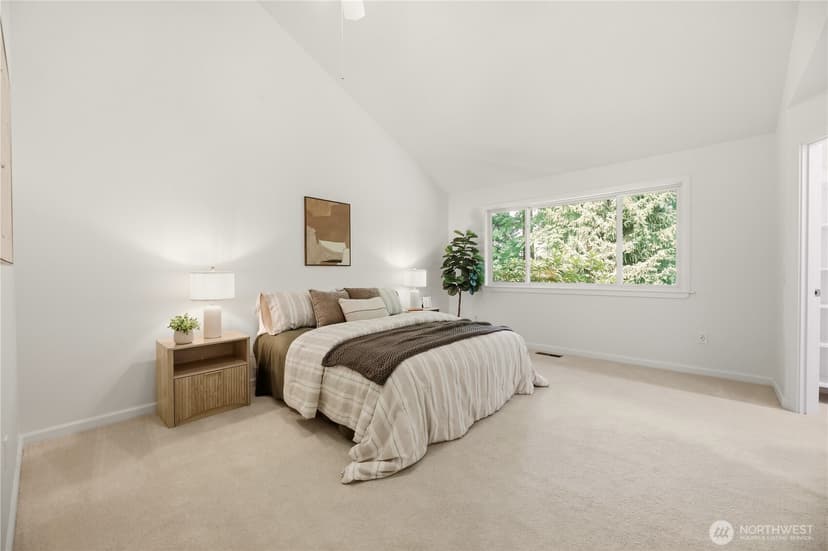 Property photo for 10310 117th Place NE, Kirkland photo 15