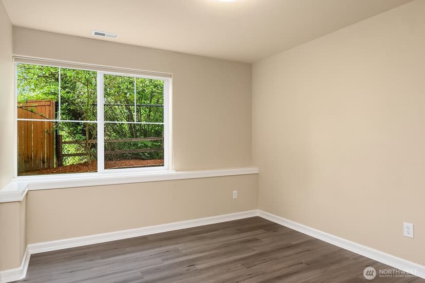 Property photo for 10337 155th Avenue NE, Redmond photo 38