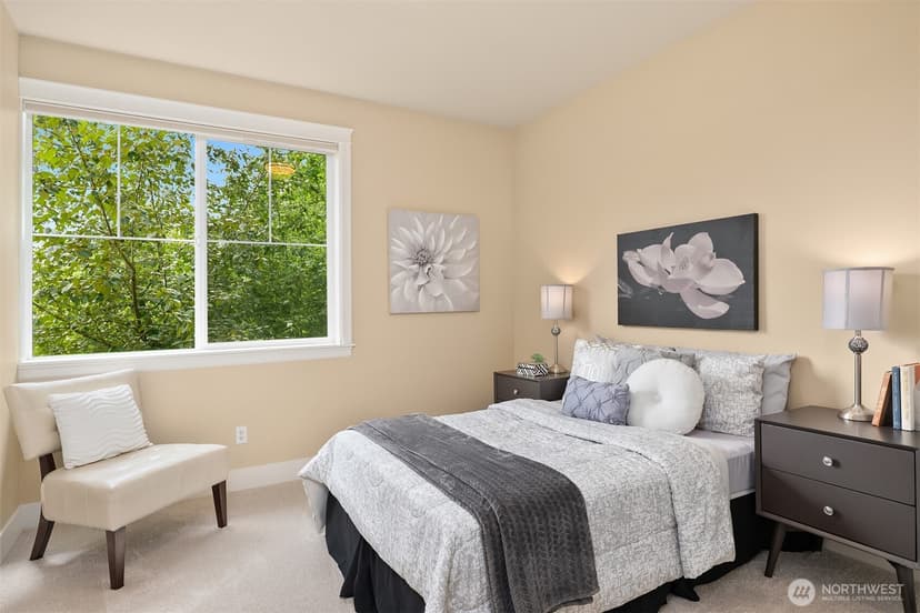 Property photo for 10337 155th Avenue NE, Redmond photo 33