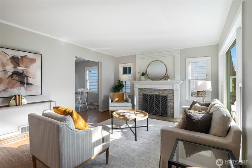 Property photo for 5232 38th Avenue NE, Seattle photo 4