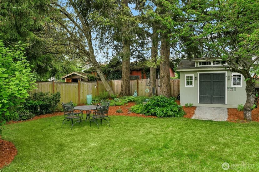 Property photo for 17542 10th Avenue NE, Shoreline photo 21