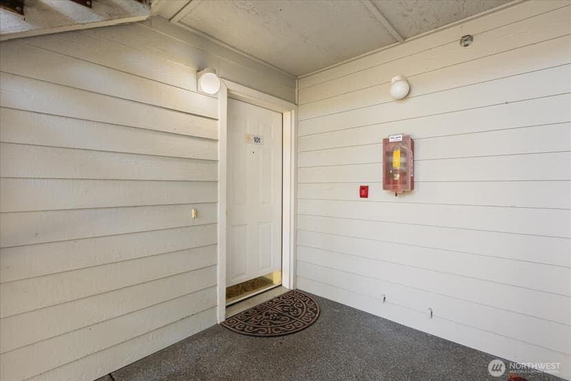Property photo for 5731 12th Avenue W #I-101, Everett photo 33