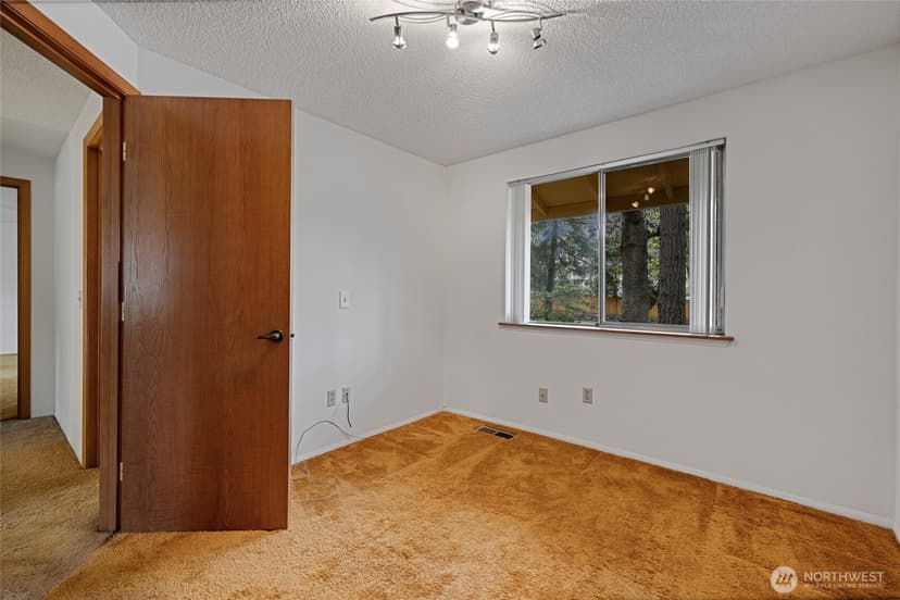 Property photo for 6323 89th Avenue W, University Place photo 28