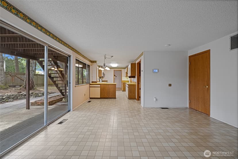 Property photo for 6323 89th Avenue W, University Place photo 15