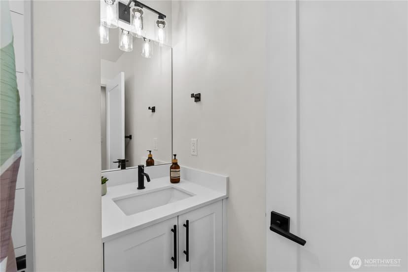 Property photo for 1118 16th Avenue #A, Seattle photo 21