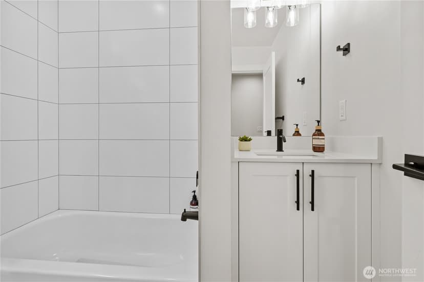 Property photo for 1118 16th Avenue #A, Seattle photo 22