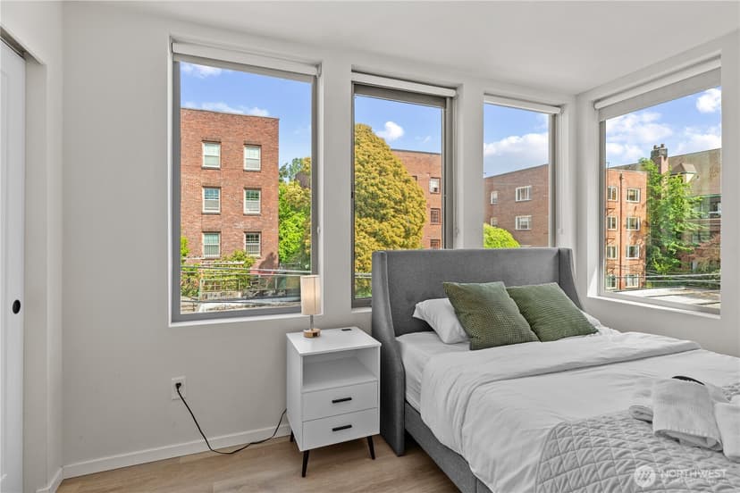 Property photo for 1118 16th Avenue #A, Seattle photo 13