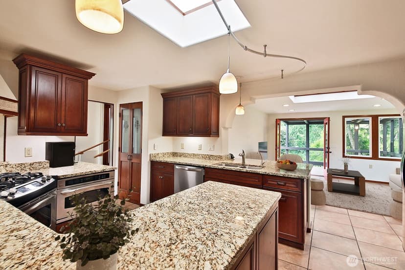 Property photo for 961 Sandy Point Road, Langley photo 14