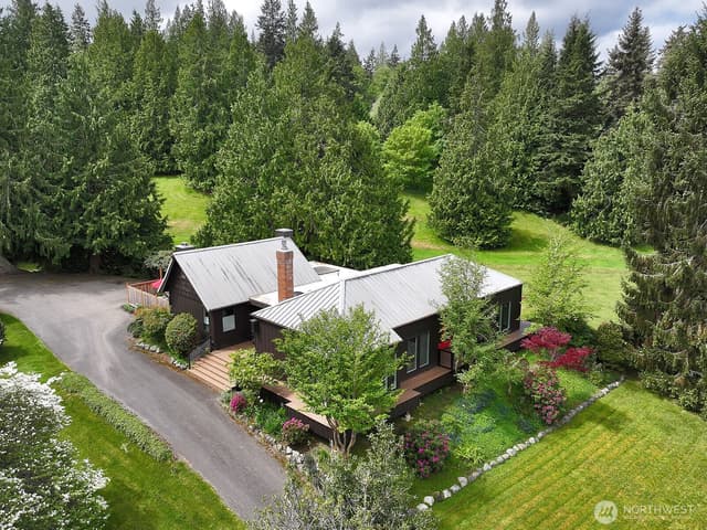 Property photo for 961 Sandy Point Road, Langley photo 4