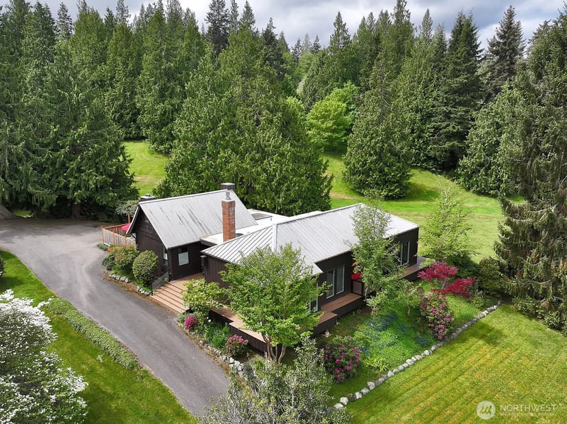 Property photo for 961 Sandy Point Road, Langley photo 4