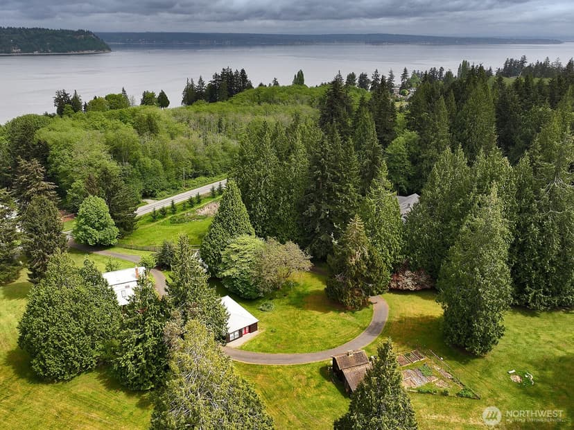 Property photo for 961 Sandy Point Road, Langley photo 39