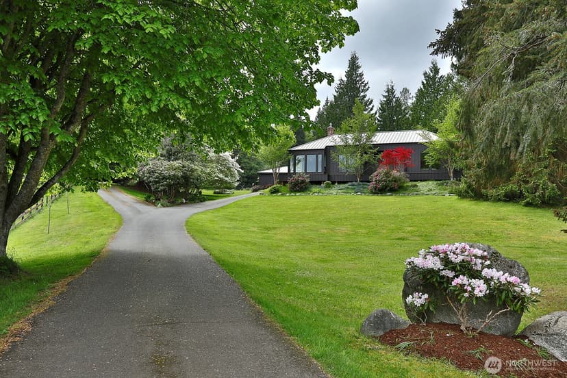 Property photo for 961 Sandy Point Road, Langley photo 34