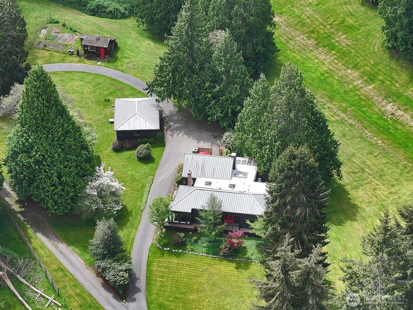 Property photo for 961 Sandy Point Road, Langley photo 2