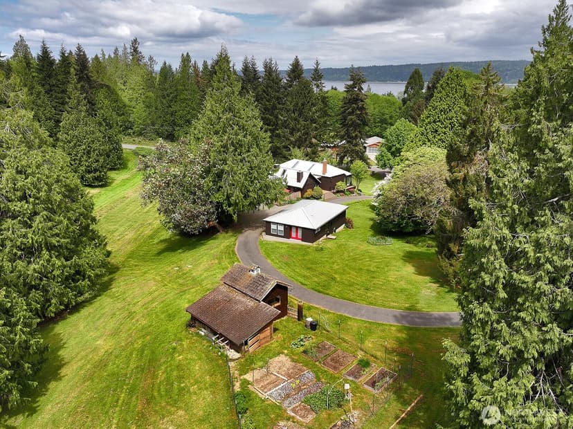 Property photo for 961 Sandy Point Road, Langley photo 5
