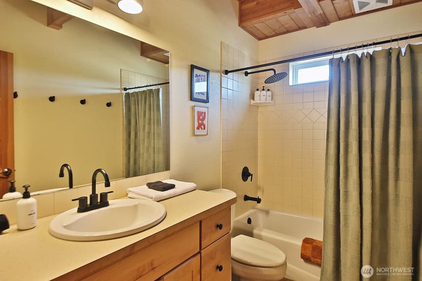 Property photo for 2633 Sunlight Beach Road, Clinton photo 18