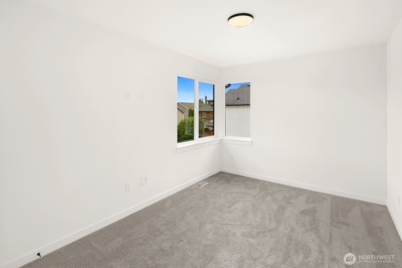 Property photo for 13710 42nd Avenue SE, Mill Creek photo 18