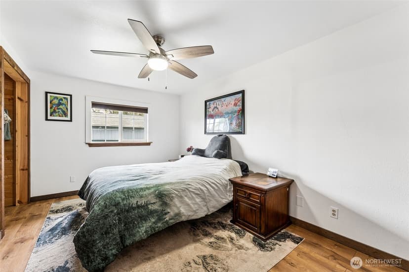 Property photo for 10402 Douglas Drive SW, Lakewood photo 15
