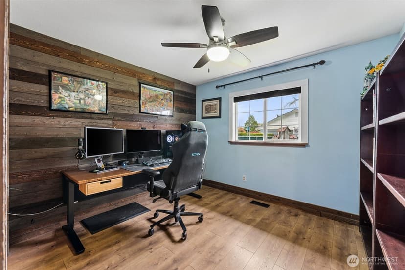 Property photo for 10402 Douglas Drive SW, Lakewood photo 17