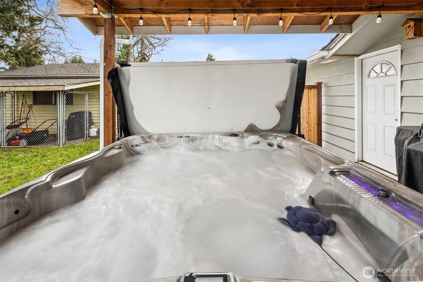 Property photo for 10402 Douglas Drive SW, Lakewood photo 19