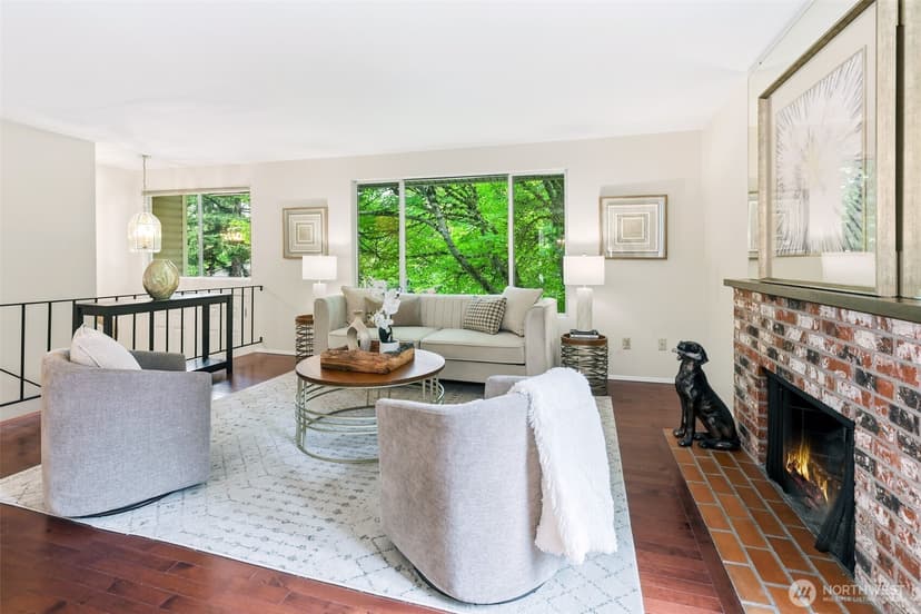 Property photo for 155 Capella Drive NW, Issaquah photo 3