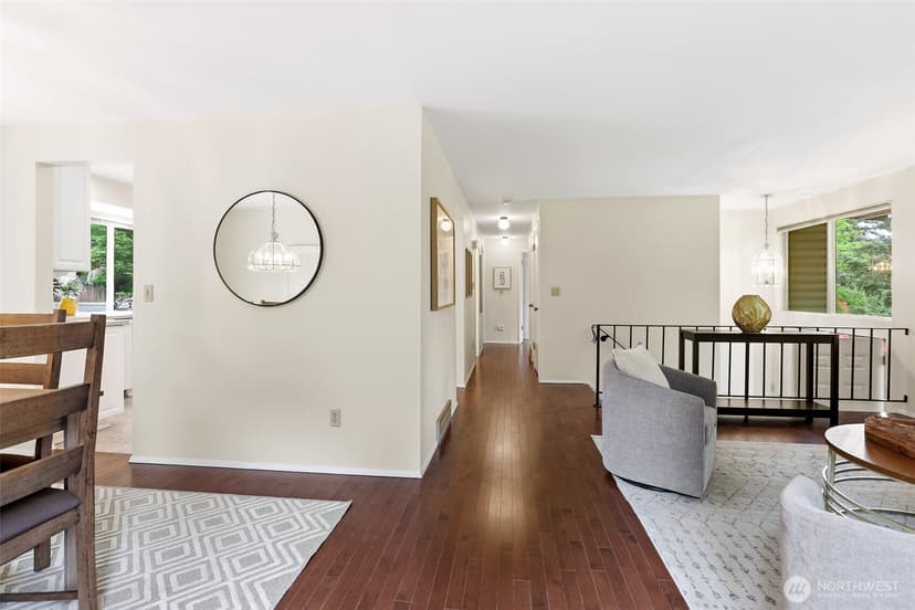 Property photo for 155 Capella Drive NW, Issaquah photo 4