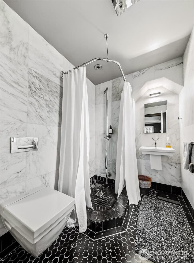 Property photo for 3822 S Court Street, Seattle photo 17