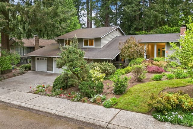 Property photo for 16438 SE 22nd Street, Bellevue photo 2