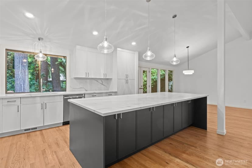 Property photo for 16438 SE 22nd Street, Bellevue photo 13