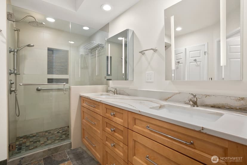 Property photo for 102 State Street S #206W, Kirkland photo 16