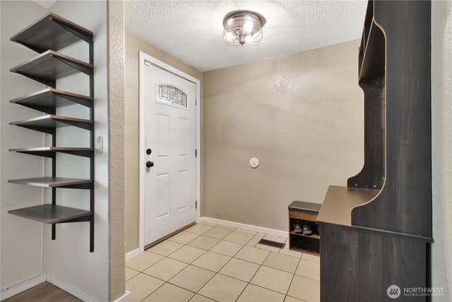 Property photo for 31113 W Whitehorse Drive, Arlington photo 3
