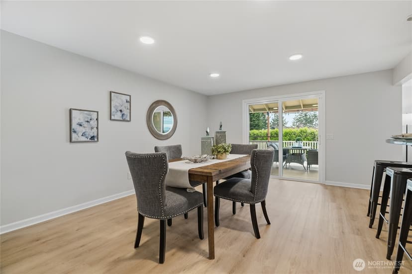 Property photo for 2017 Jones Circle SE, Renton photo 10