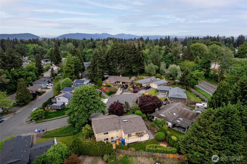 Property photo for 2017 Jones Circle SE, Renton photo 36