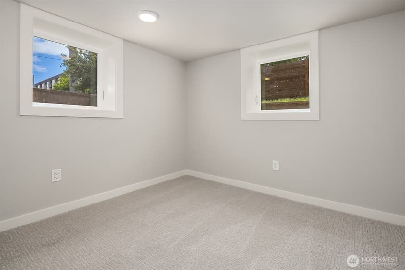 Property photo for 2302 E Pike Street, Seattle photo 19