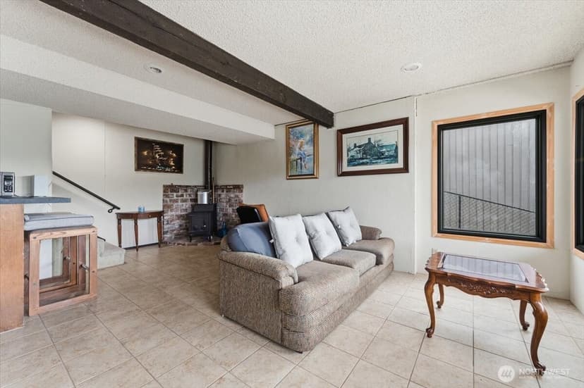 Property photo for 820 W Golf Course Drive, Chelan photo 4