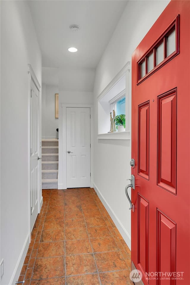 Property photo for 815 2nd Avenue N #A, Seattle photo 3