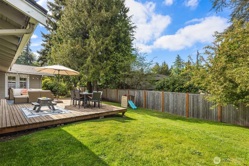 Property photo for 8320 SE 62nd Street, Mercer Island photo 3