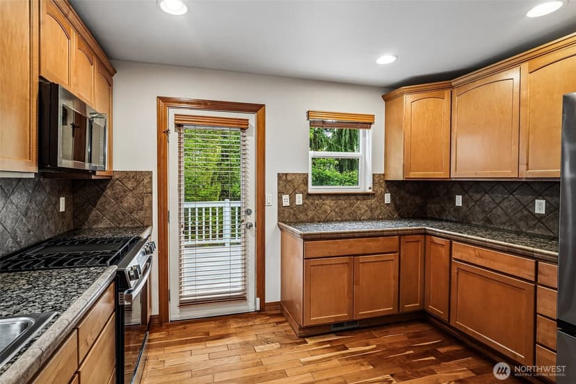 Property photo for 4530 5th Drive SE, Everett photo 6
