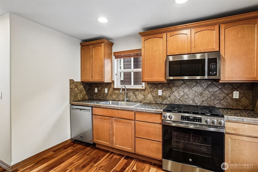 Property photo for 4530 5th Drive SE, Everett photo 8