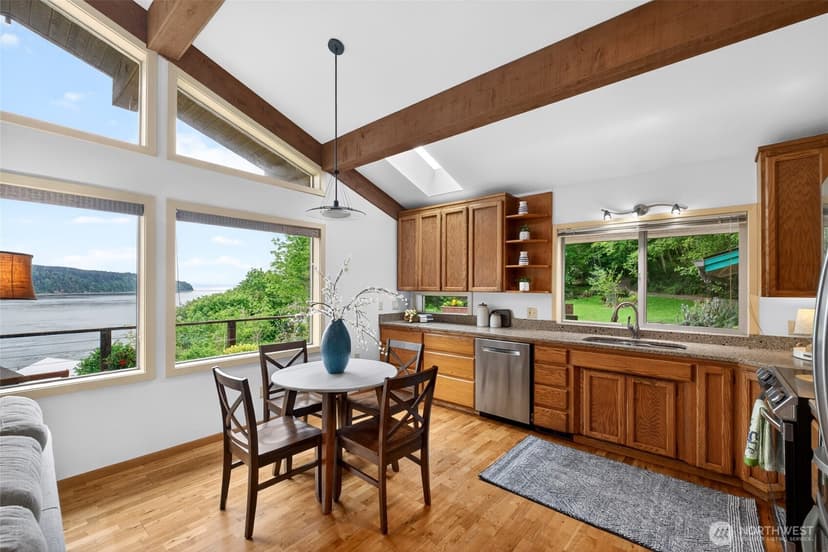 Property photo for 10427 Sunrise Beach Drive NW, Gig Harbor photo 9