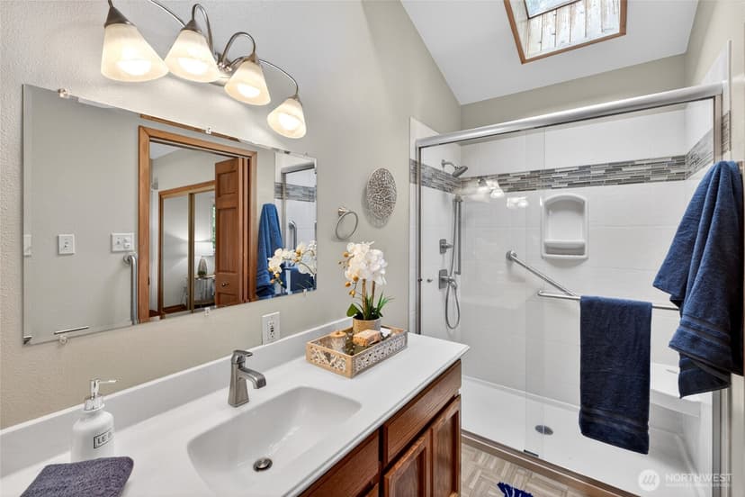 Property photo for 10427 Sunrise Beach Drive NW, Gig Harbor photo 14