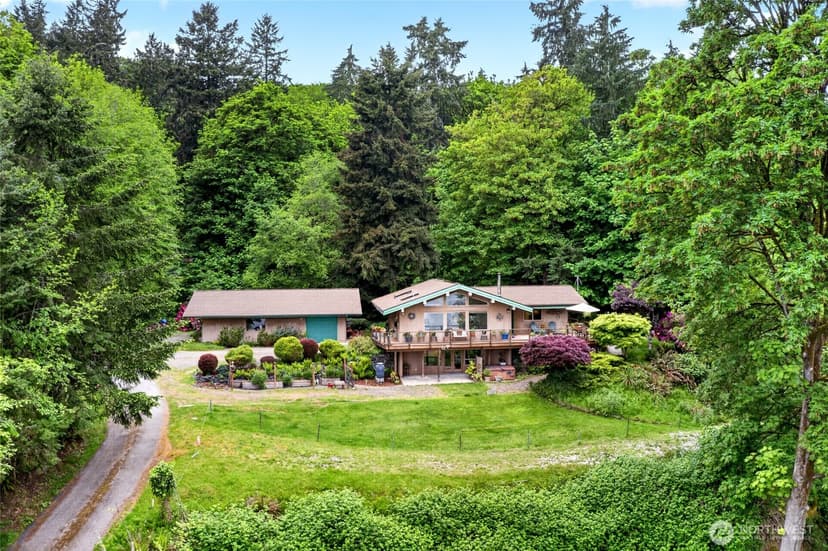 Property photo for 10427 Sunrise Beach Drive NW, Gig Harbor photo 2