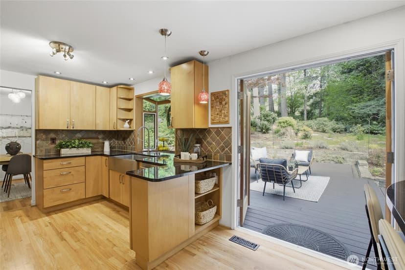 Property photo for 22731 95th Avenue SE, Woodinville photo 10