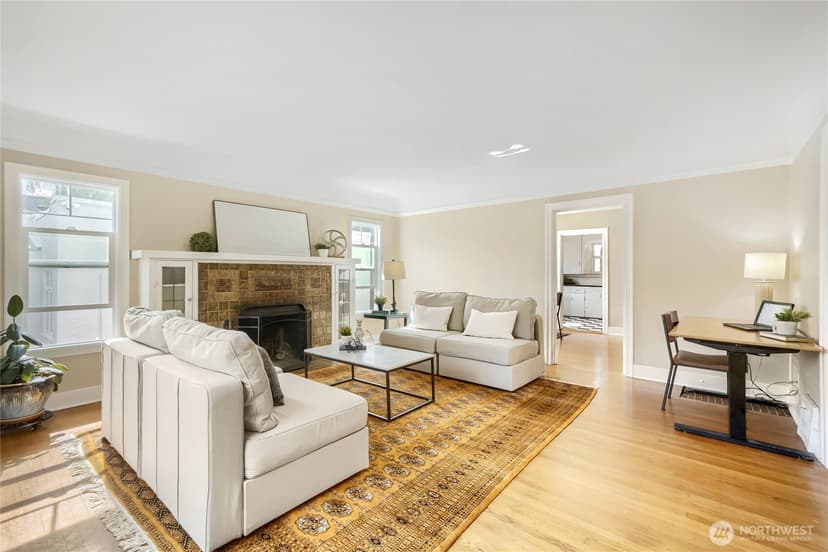 Property photo for 5755 25th Avenue NE, Seattle photo 4