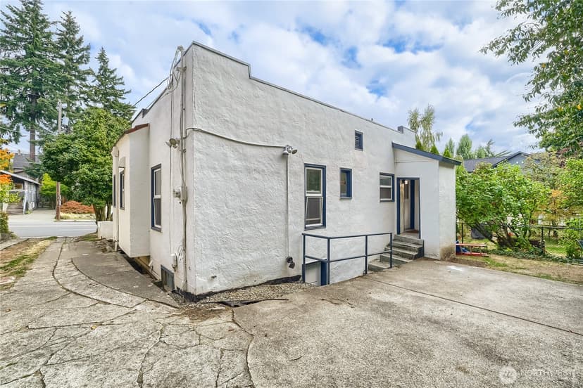 Property photo for 5755 25th Avenue NE, Seattle photo 36