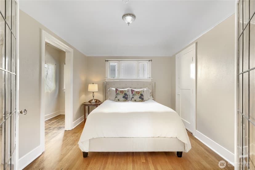 Property photo for 5755 25th Avenue NE, Seattle photo 15