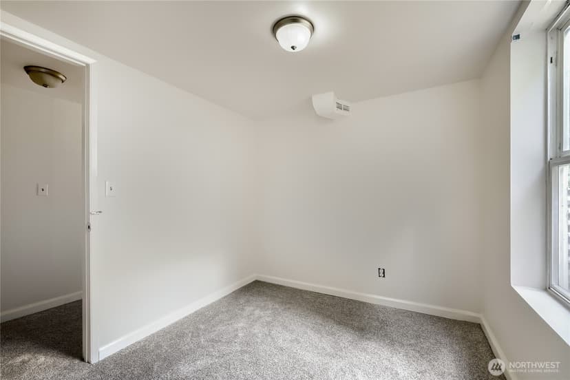 Property photo for 5755 25th Avenue NE, Seattle photo 29